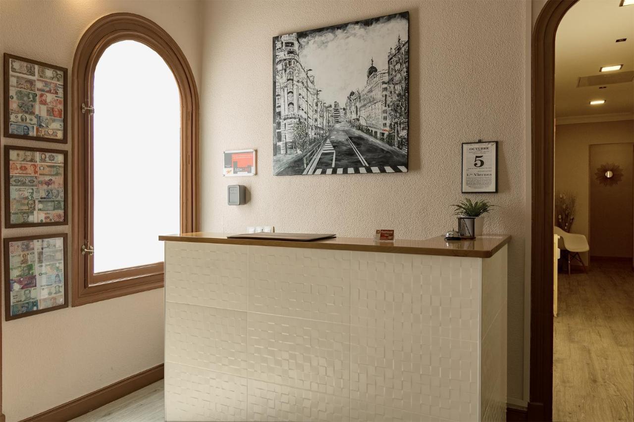 Hostal Santillan Madrid Kültér fotó