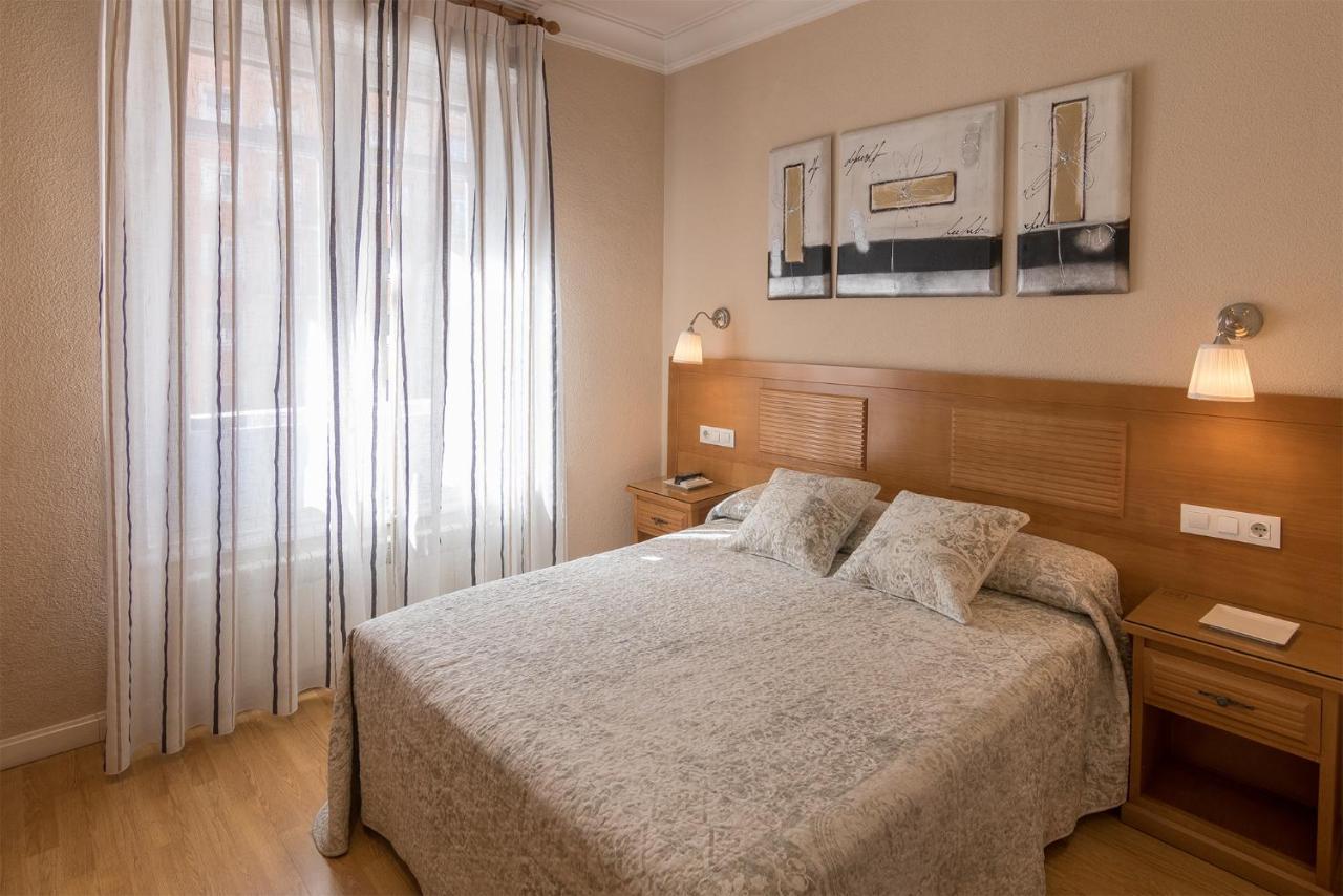 Hostal Santillan Madrid Kültér fotó