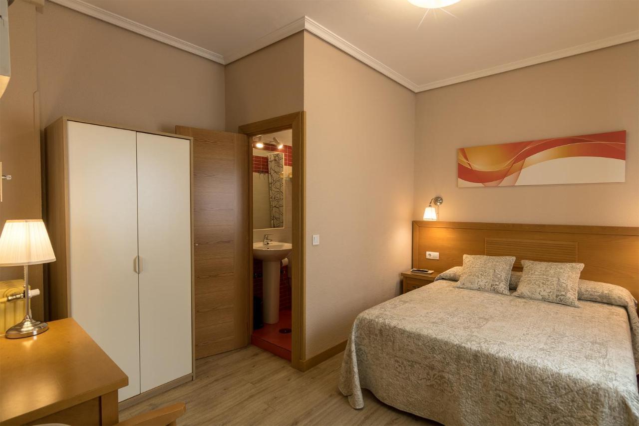 Hostal Santillan Madrid Kültér fotó