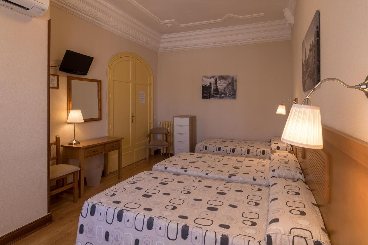 Hostal Santillan Madrid Kültér fotó
