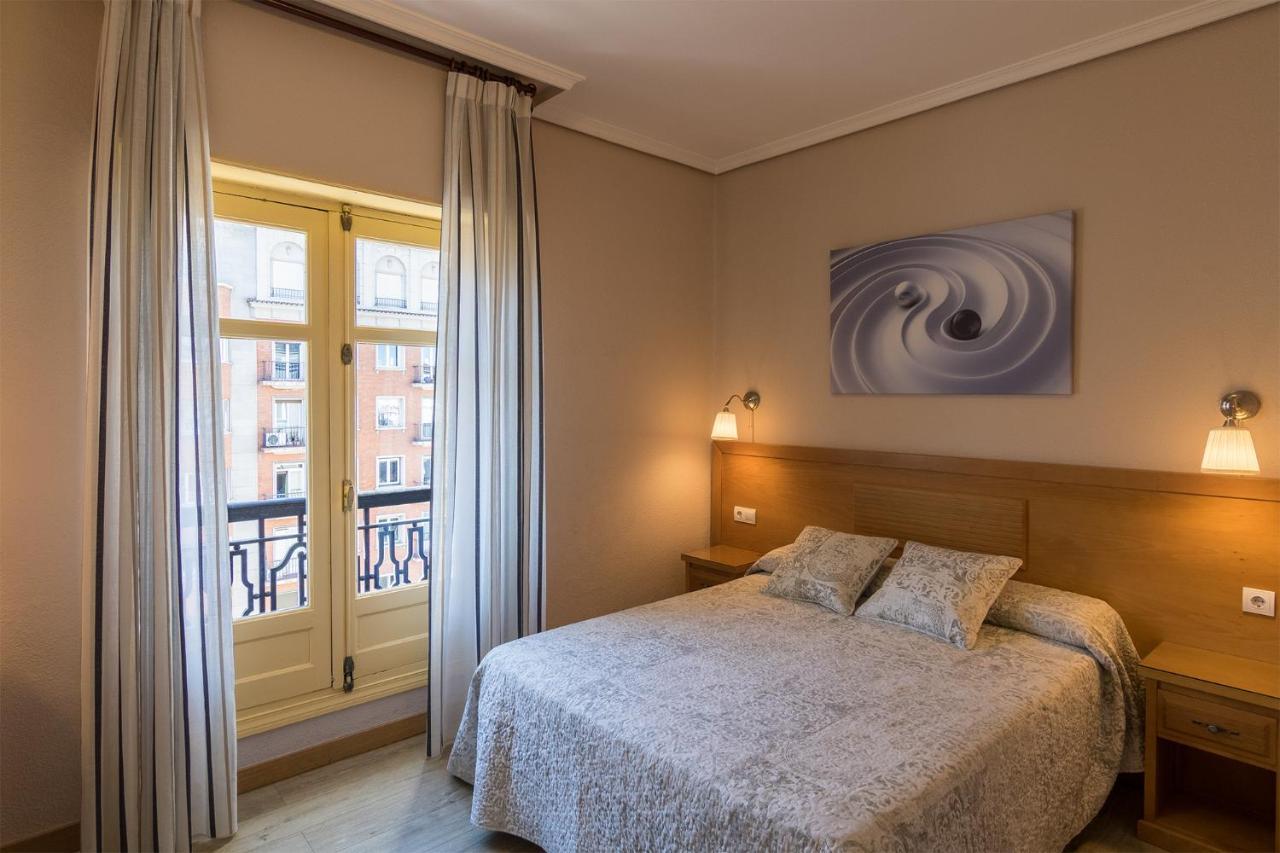 Hostal Santillan Madrid Kültér fotó
