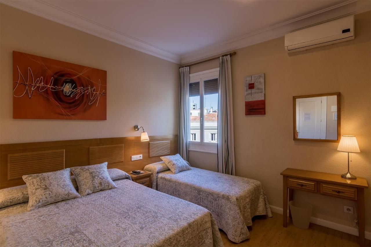 Hostal Santillan Madrid Kültér fotó