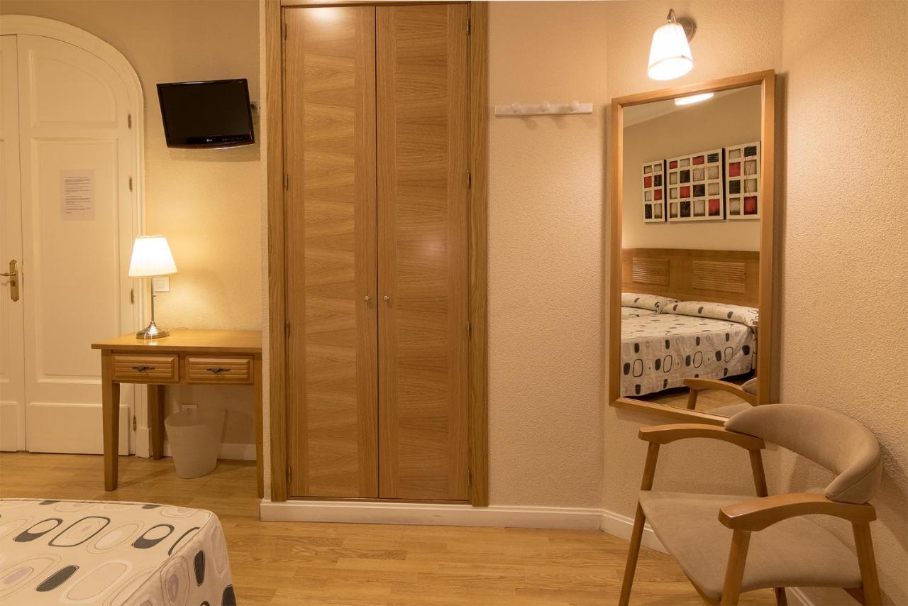 Hostal Santillan Madrid Kültér fotó