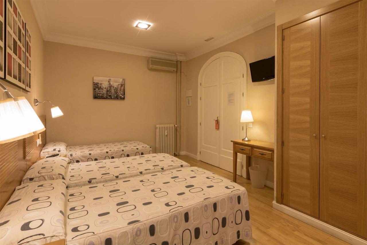 Hostal Santillan Madrid Kültér fotó