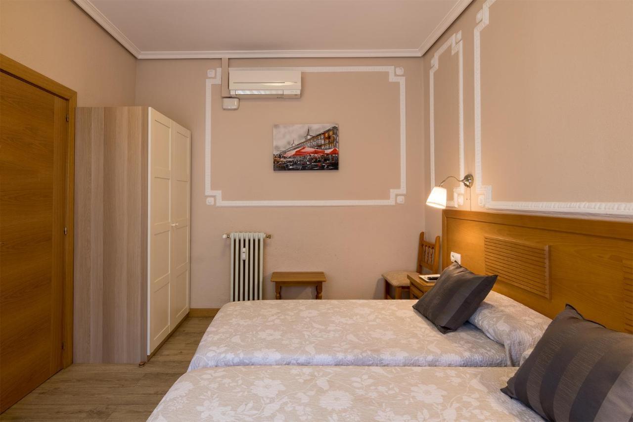 Hostal Santillan Madrid Kültér fotó