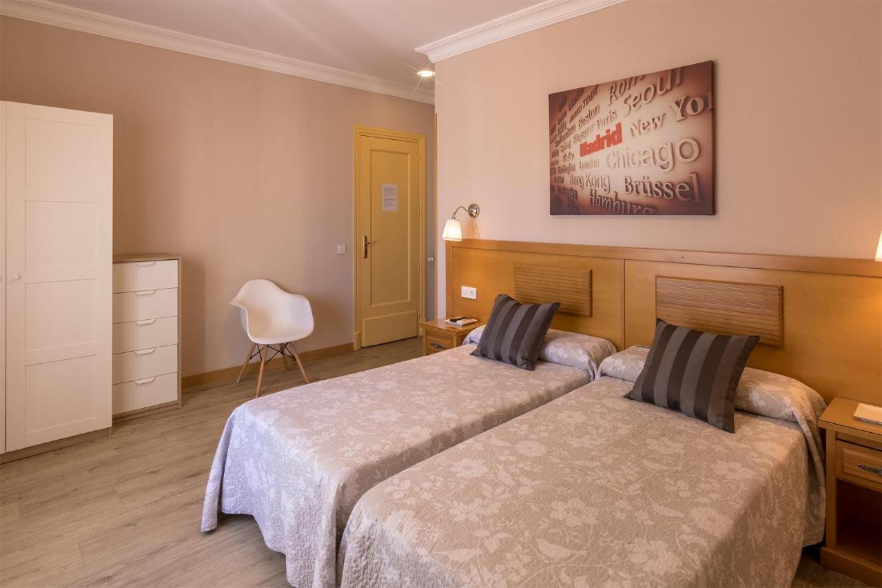 Hostal Santillan Madrid Kültér fotó