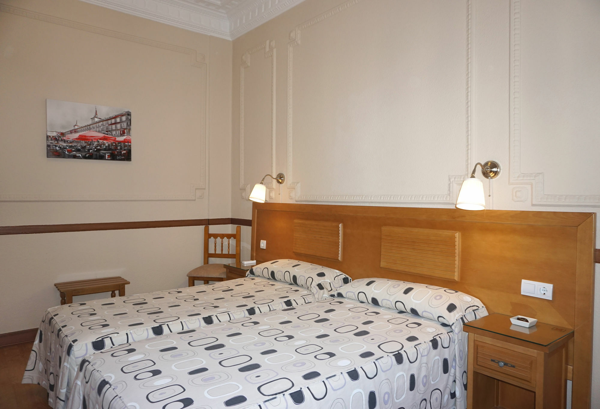 Hostal Santillan Madrid Kültér fotó