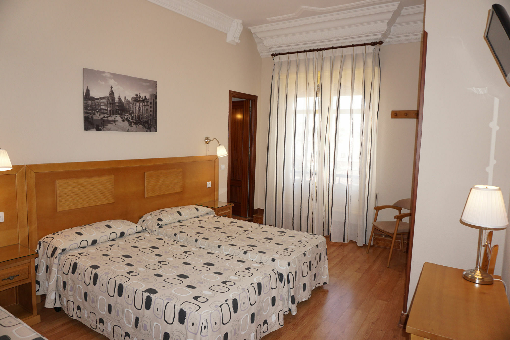 Hostal Santillan Madrid Kültér fotó