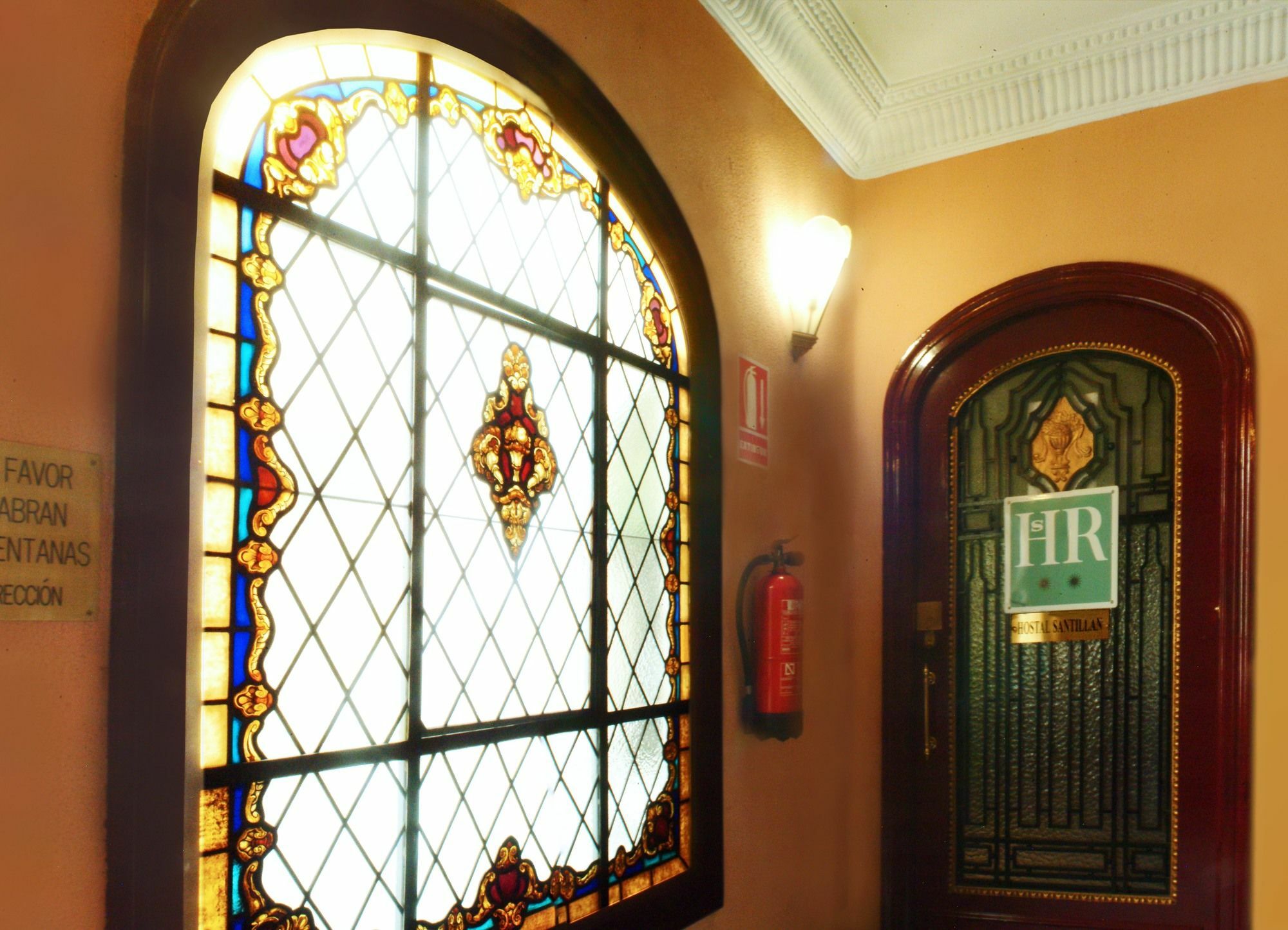 Hostal Santillan Madrid Kültér fotó
