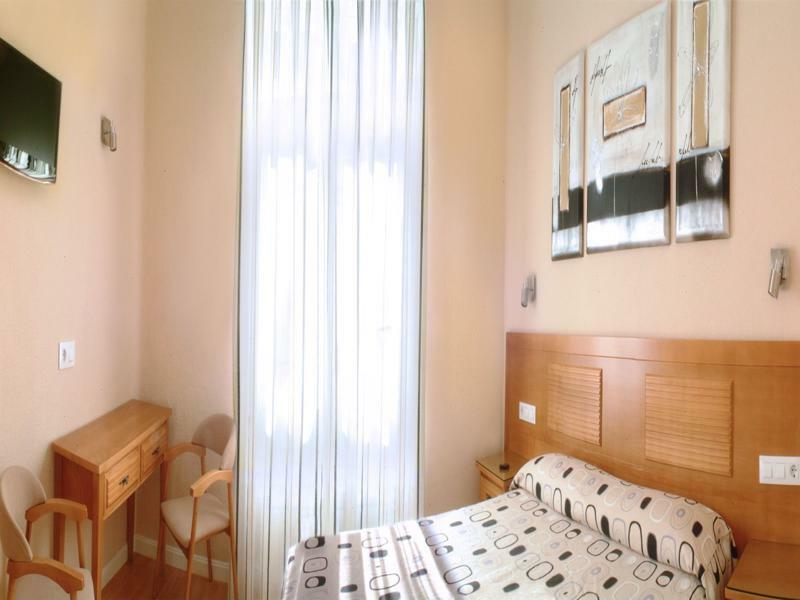 Hostal Santillan Madrid Kültér fotó