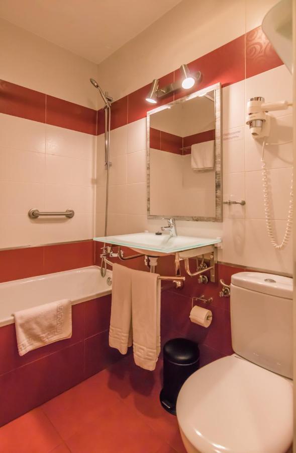 Hostal Santillan Madrid Kültér fotó